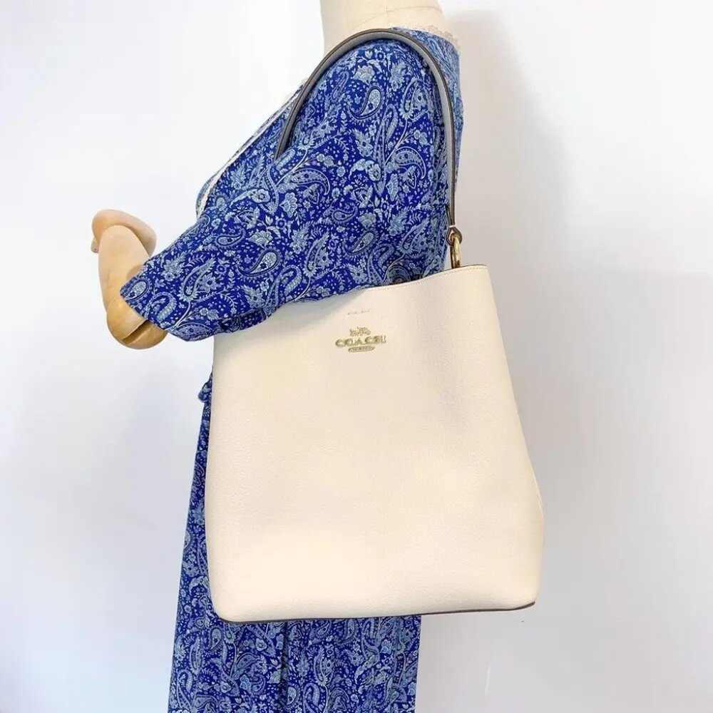 Coach 91122 Leather Town Bucket Bag